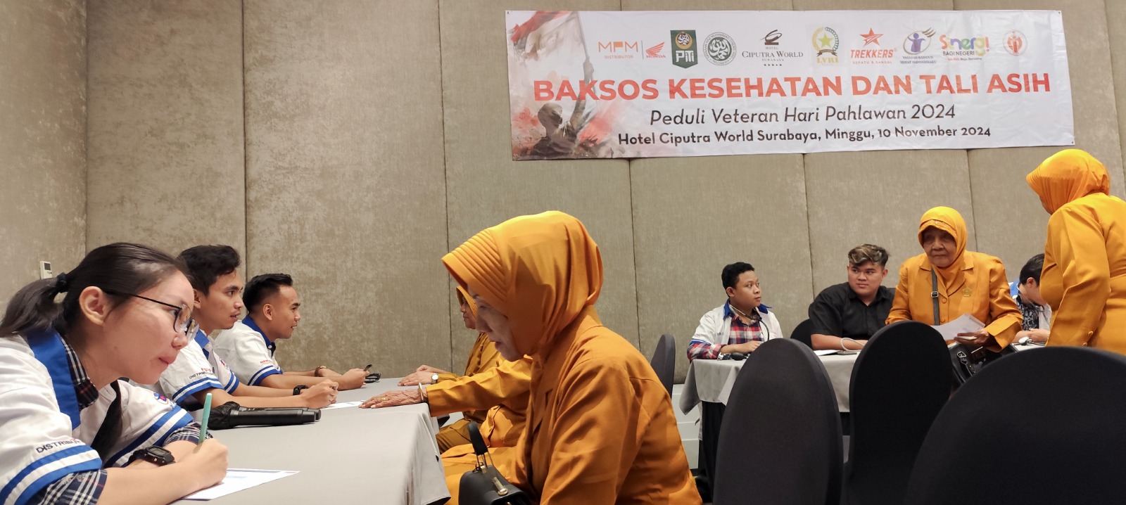 Press Release Peringati Hari Pahlawan, MPM Honda Jatim Gelar Bakti Sosial dan Pengobatan Gratis untuk Veteran. 